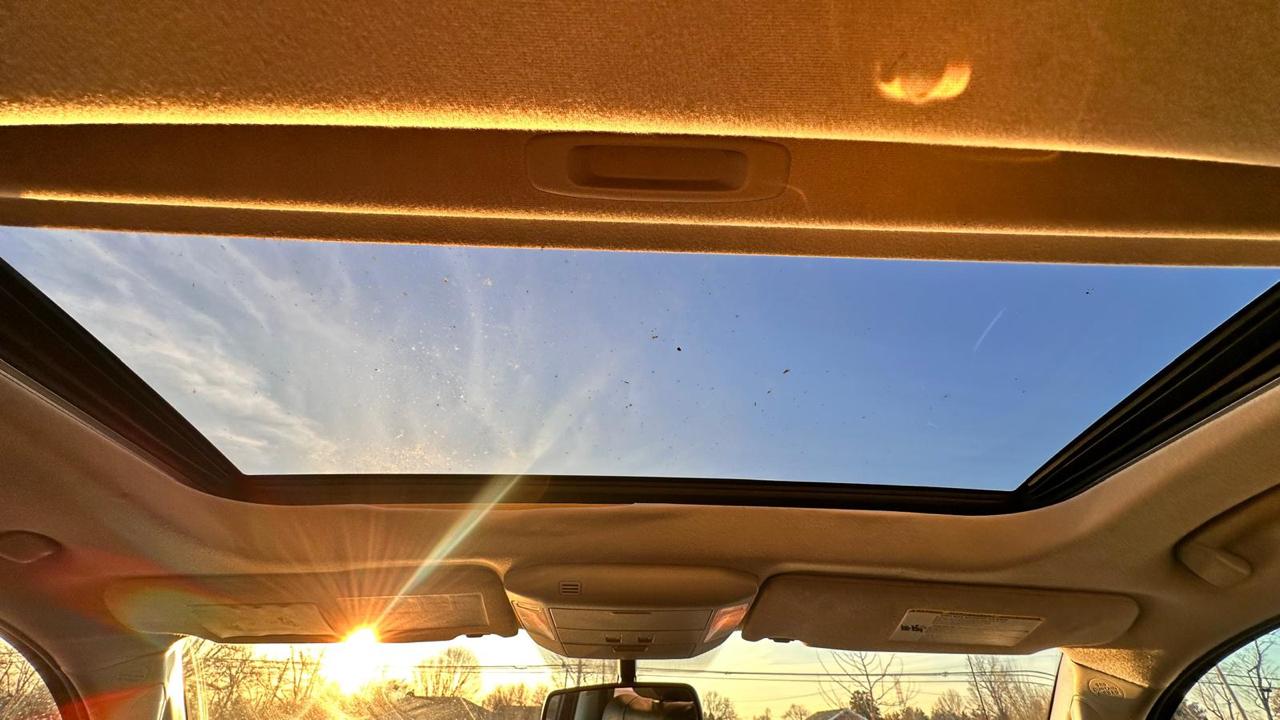 Toyota Tundra Limited 5.7L FFV CrewMax 4WD 2012