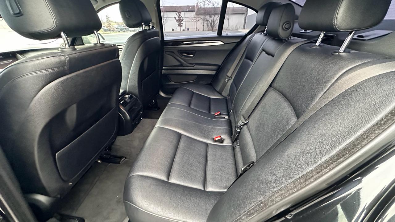 BMW 5-Series 528i 2015