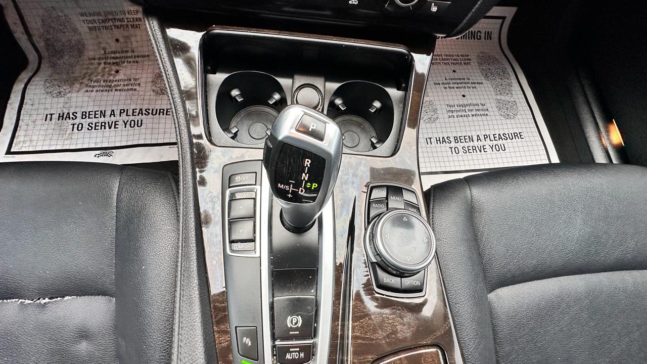 BMW 5-Series 528i 2015