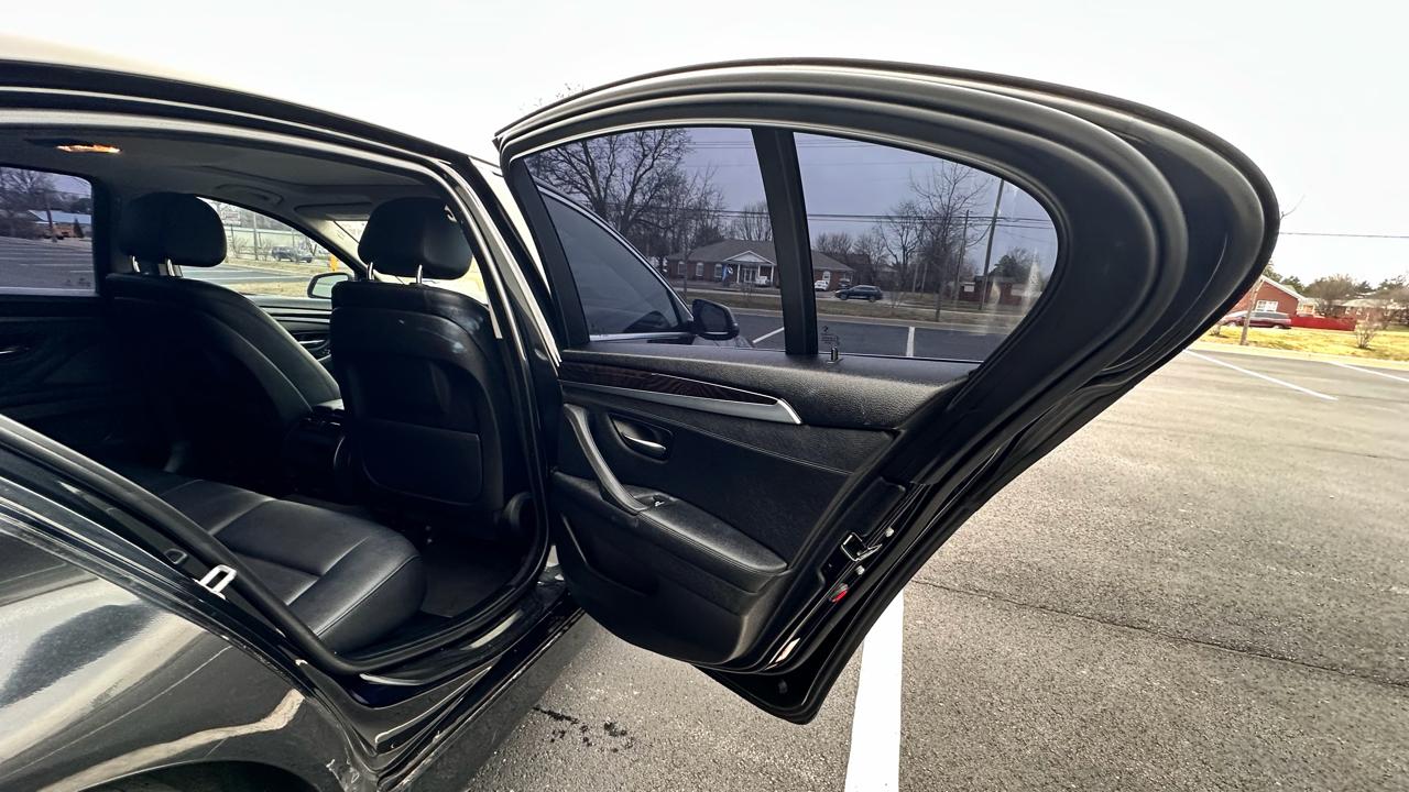 BMW 5-Series 528i 2015