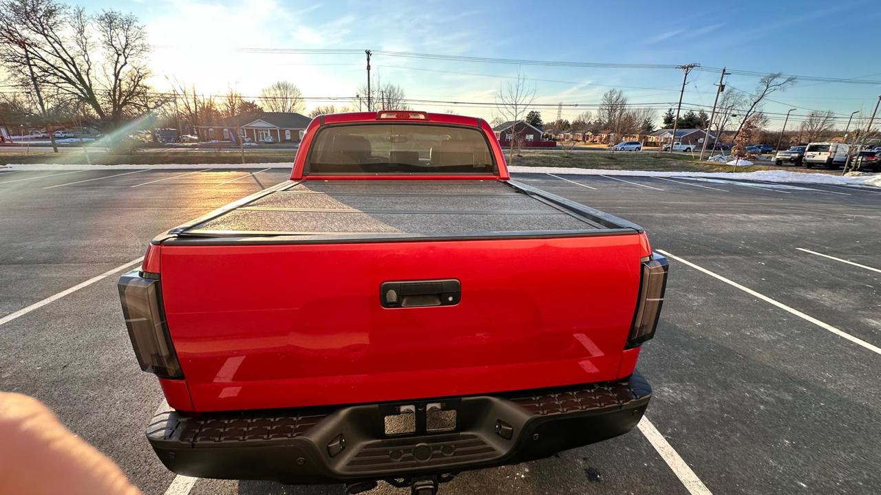 Toyota Tundra Limited 5.7L FFV CrewMax 4WD 2012