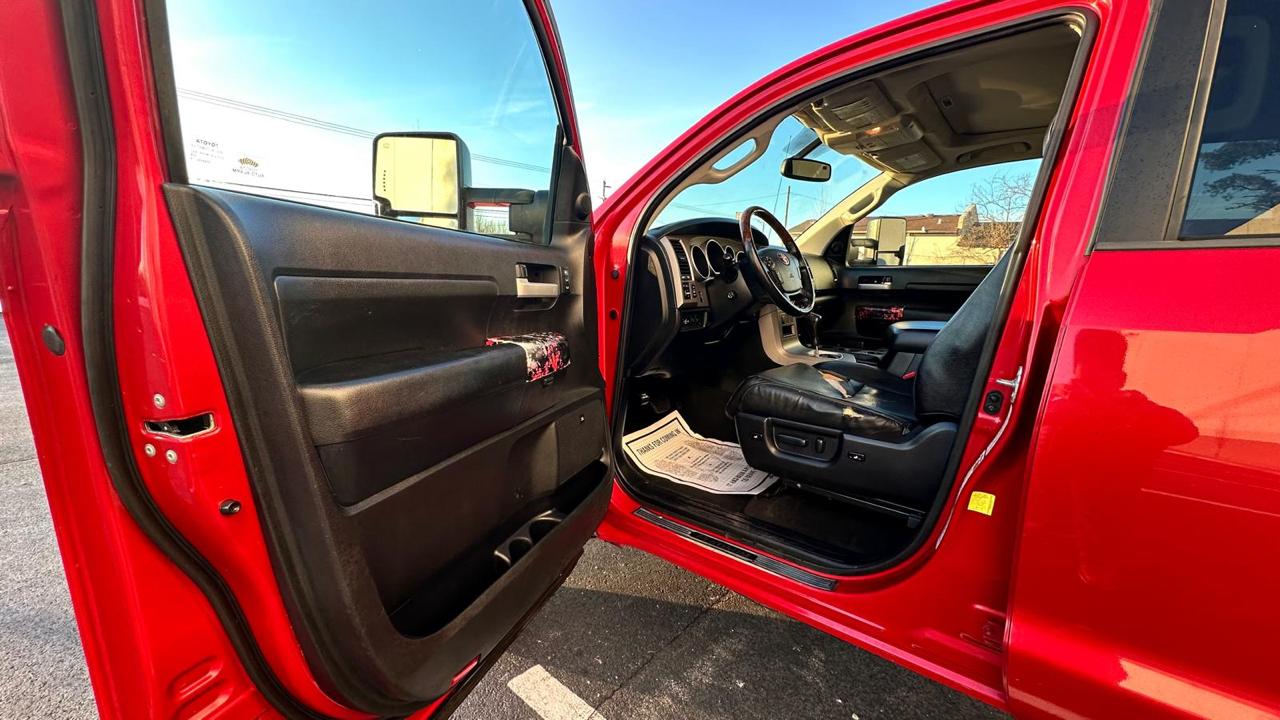 Toyota Tundra Limited 5.7L FFV CrewMax 4WD 2012