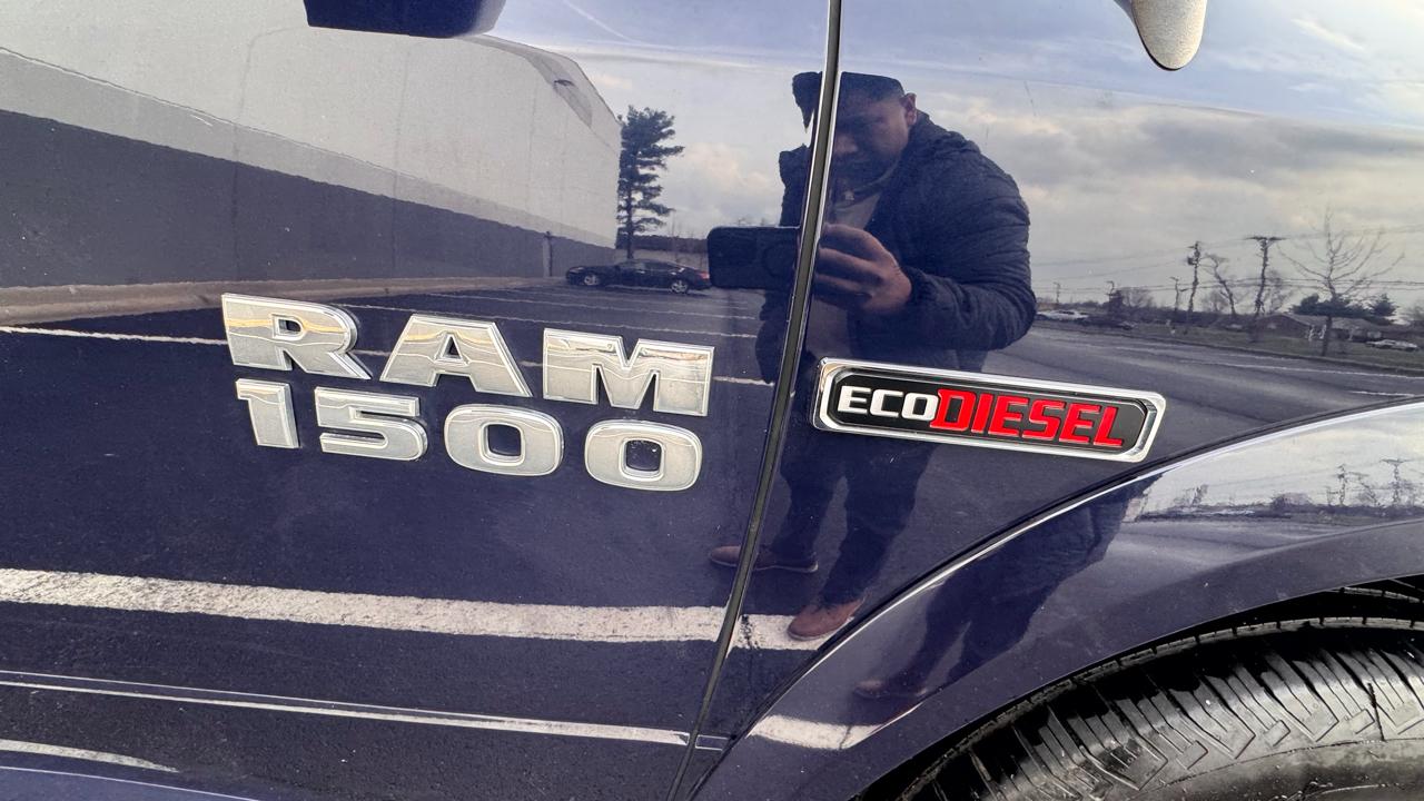 RAM 1500 SLT Crew Cab SWB 4WD 2016