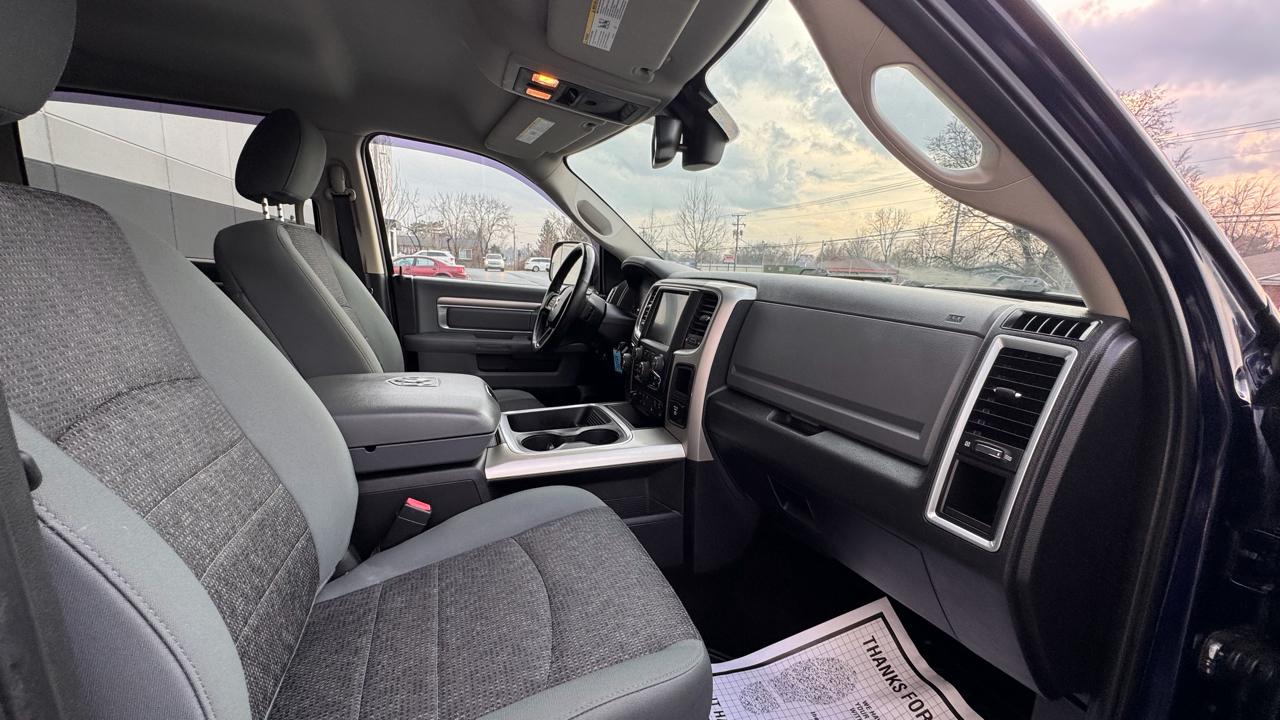 RAM 1500 SLT Crew Cab SWB 4WD 2016