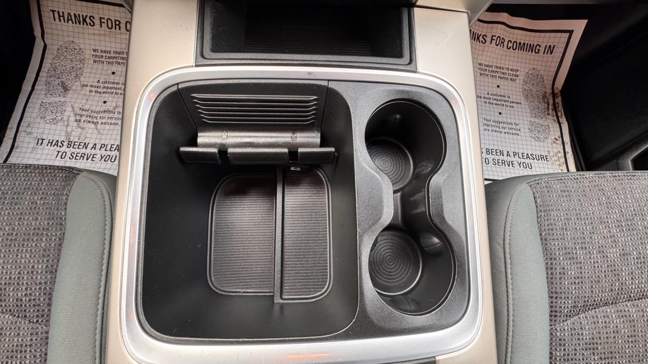 RAM 1500 SLT Crew Cab SWB 4WD 2016