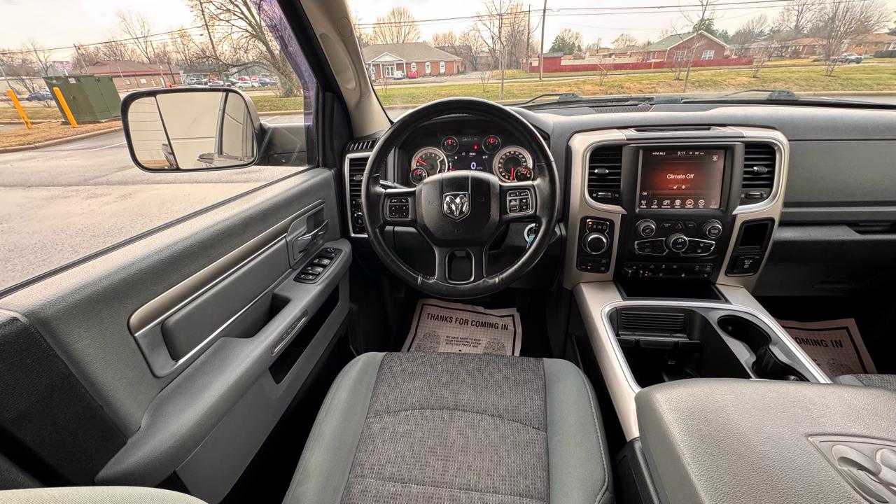 RAM 1500 SLT Crew Cab SWB 4WD 2016