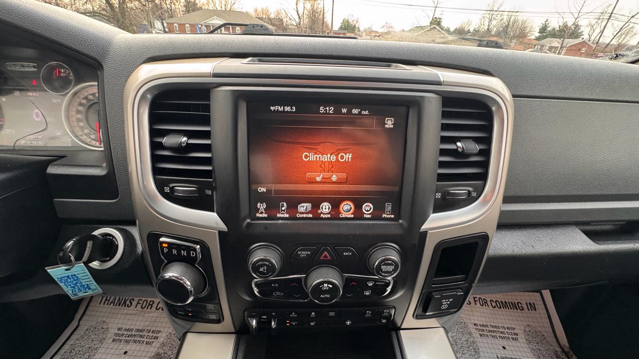 RAM 1500 SLT Crew Cab SWB 4WD 2016