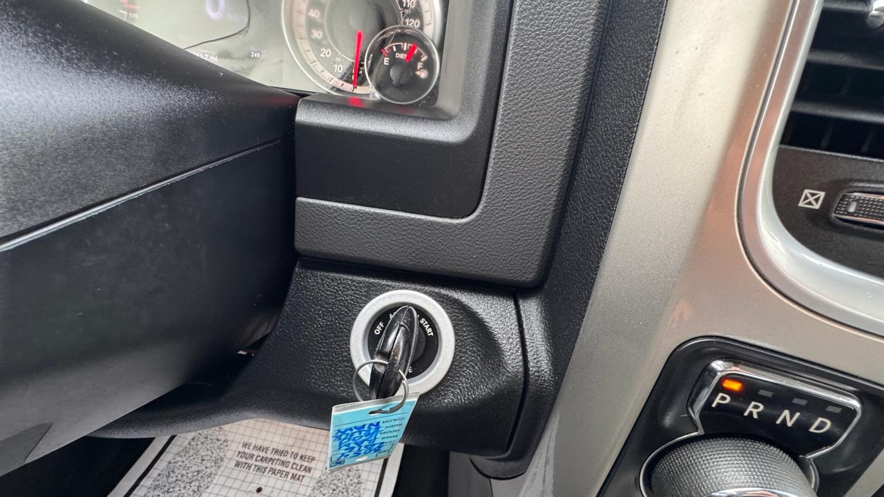 RAM 1500 SLT Crew Cab SWB 4WD 2016