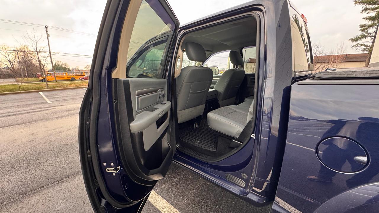 RAM 1500 SLT Crew Cab SWB 4WD 2016