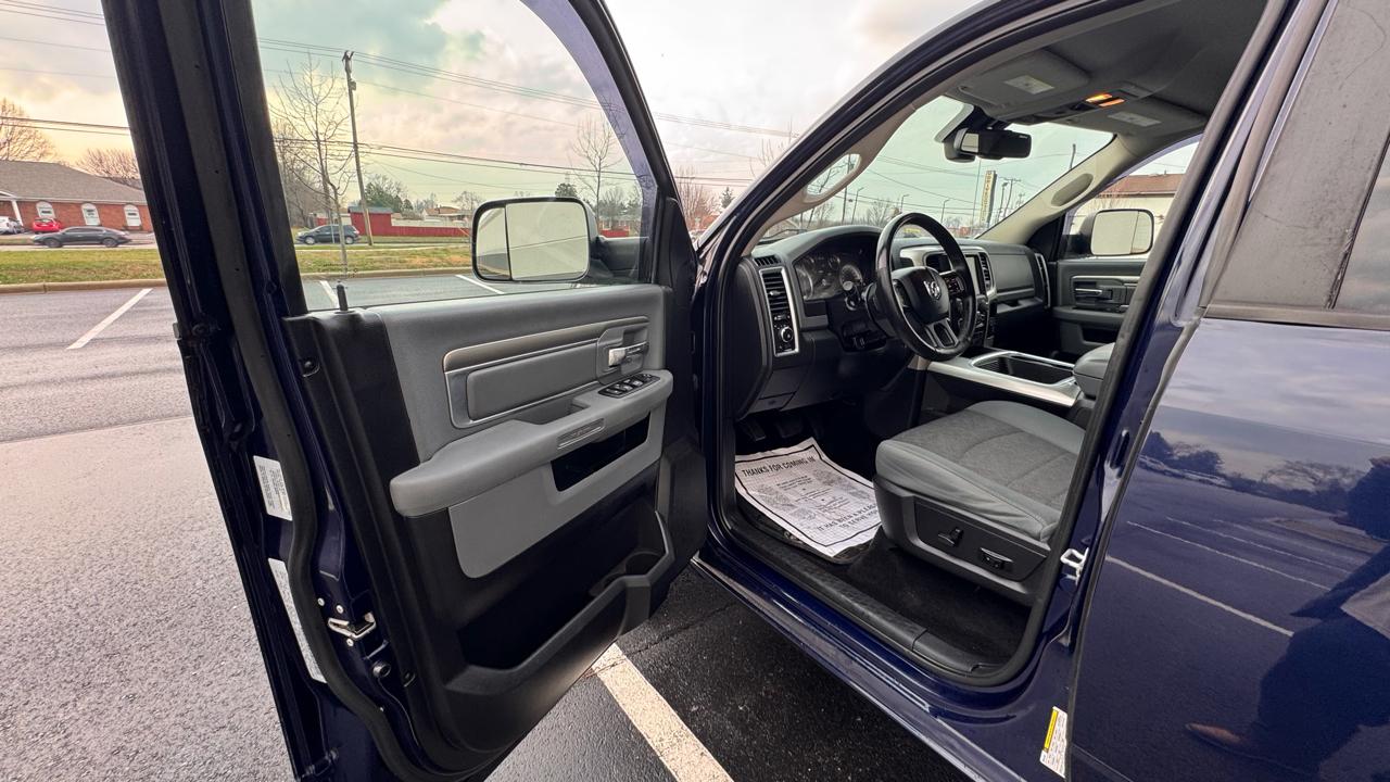 RAM 1500 SLT Crew Cab SWB 4WD 2016