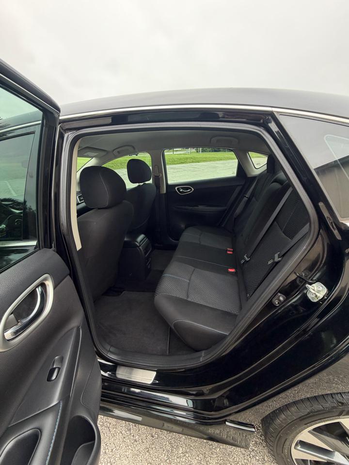Nissan Sentra SR 4D Sedan 2019