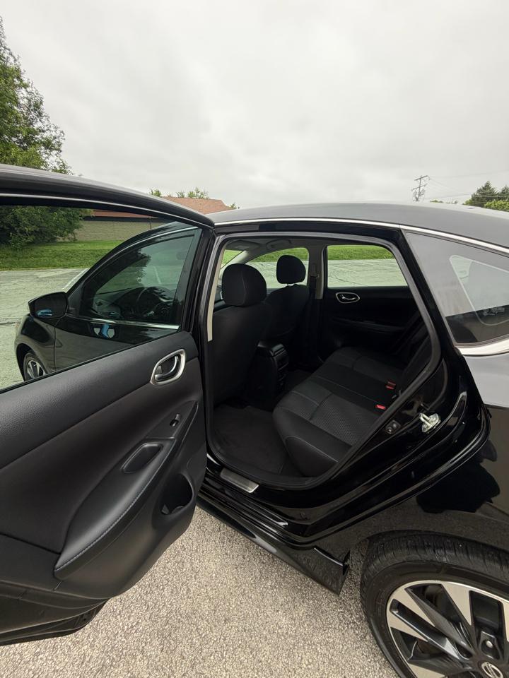 Nissan Sentra SR 4D Sedan 2019