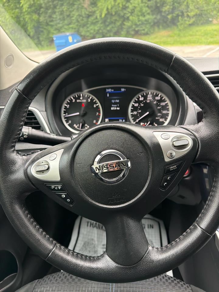 Nissan Sentra SR 4D Sedan 2019