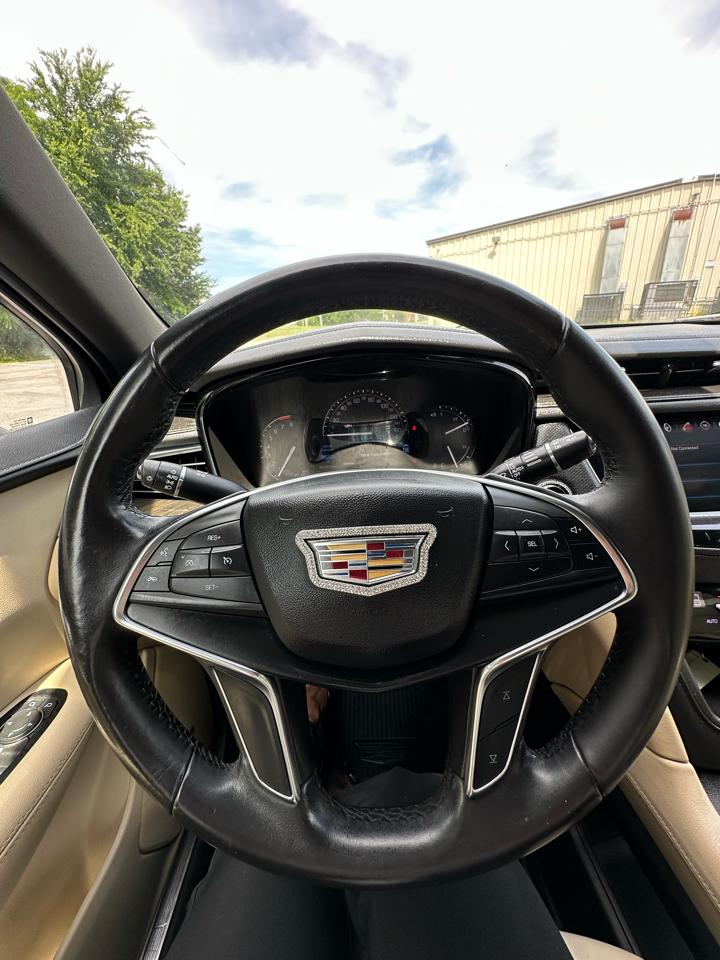 Cadillac XT5 Base 2018