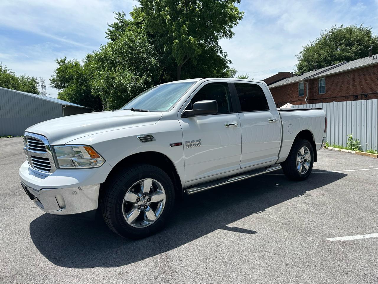 RAM 1500 SLT Crew Cab SWB 4WD 2015