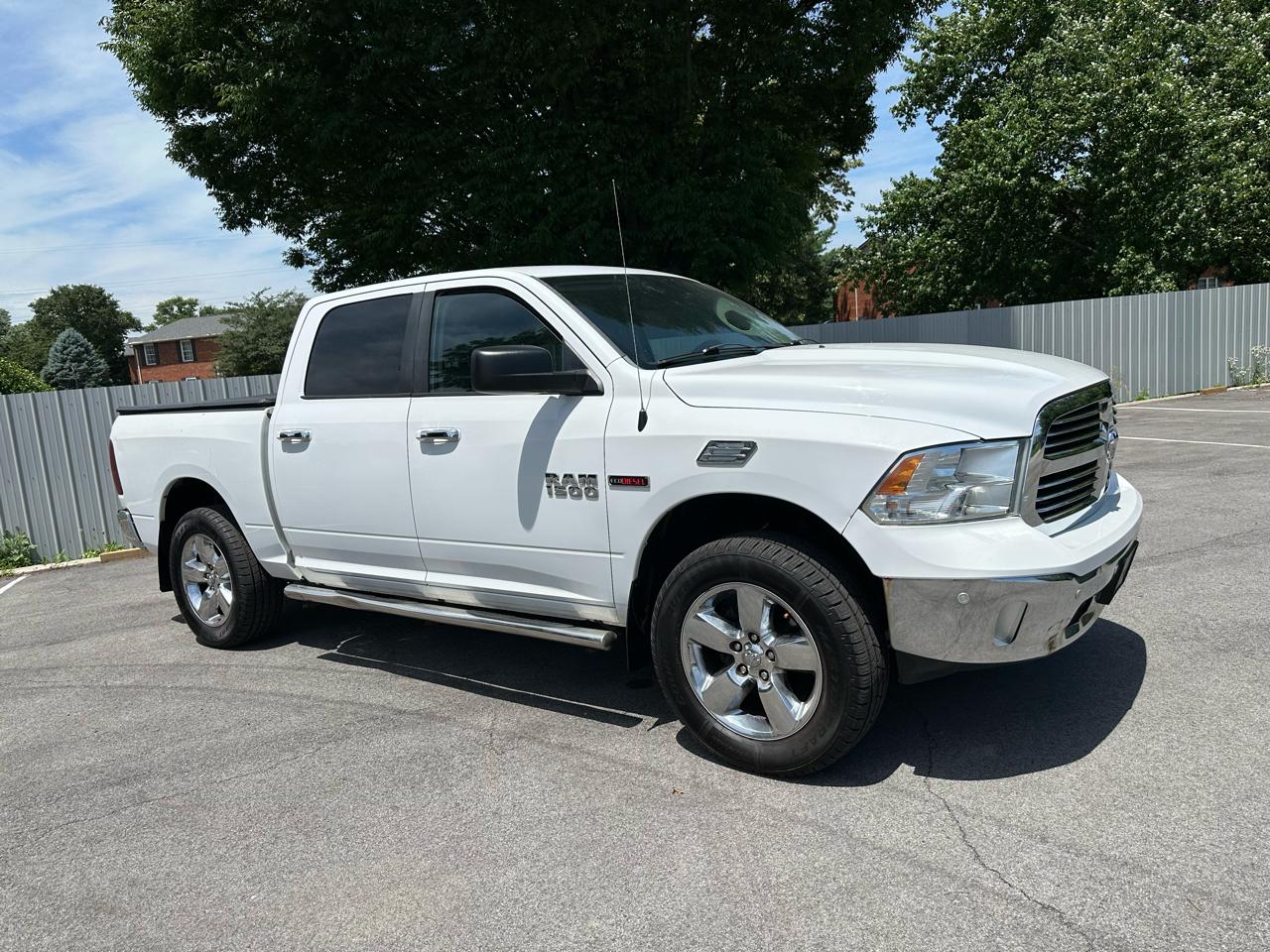 RAM 1500 SLT Crew Cab SWB 4WD 2015