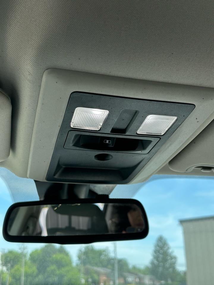 RAM 1500 SLT Crew Cab SWB 4WD 2015