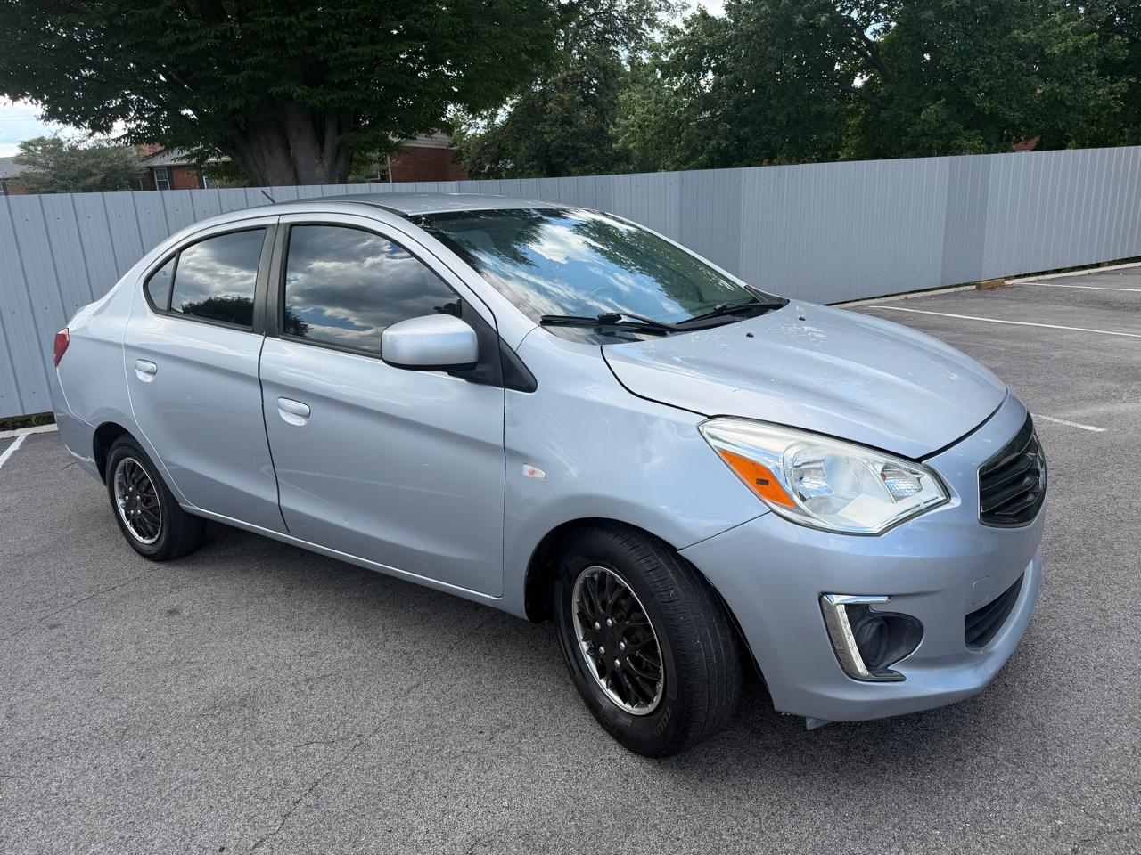 Mitsubishi Mirage G4 SE 5M 2017