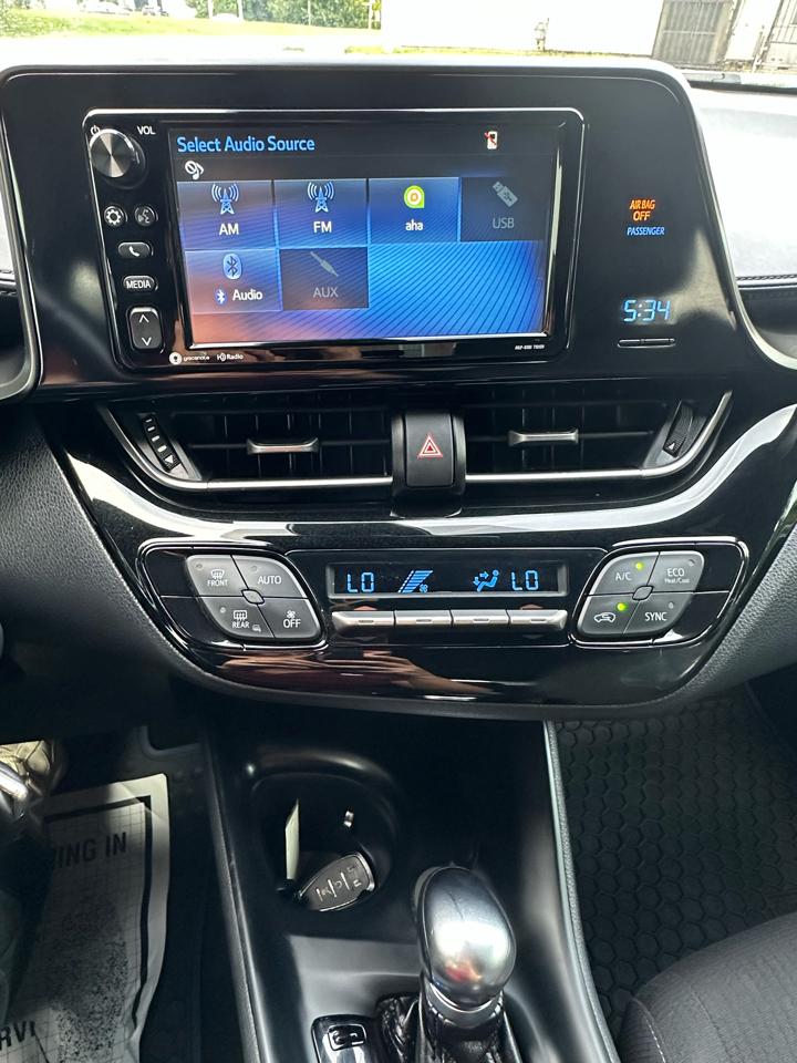 Toyota C-HR XLE 2018