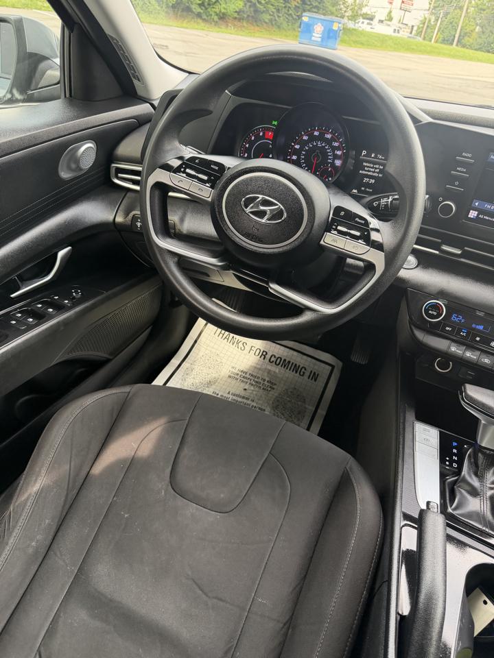 Hyundai Elantra SEL 2022