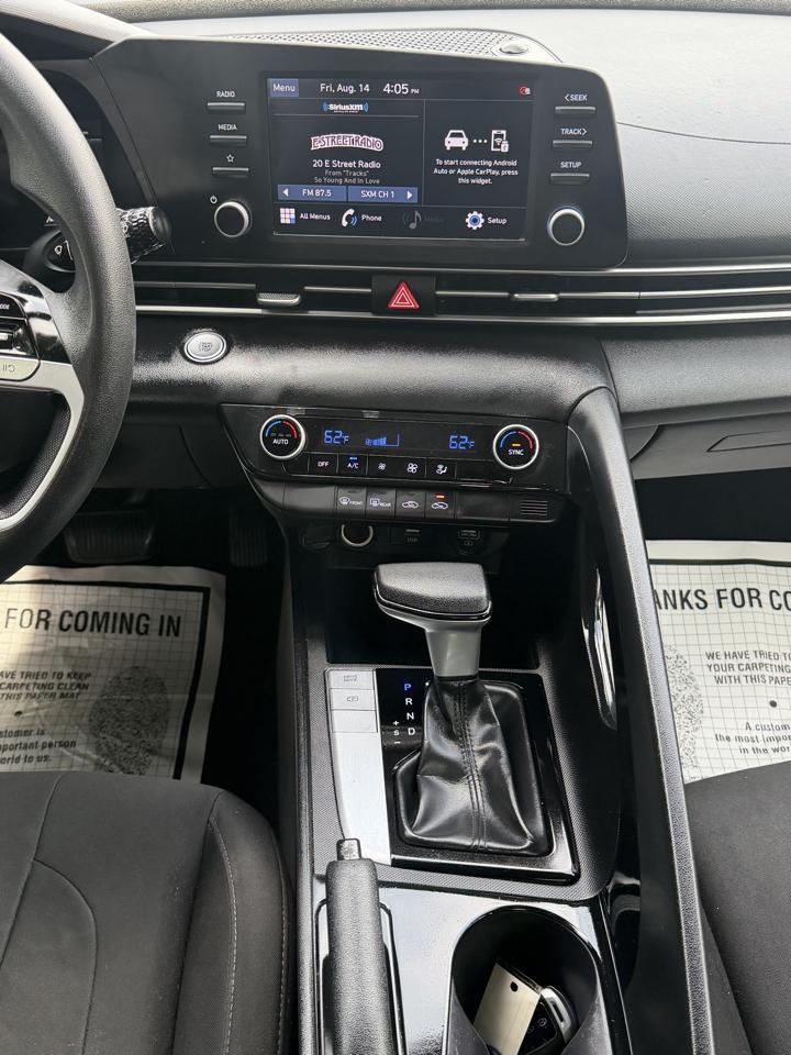 Hyundai Elantra SEL 2022