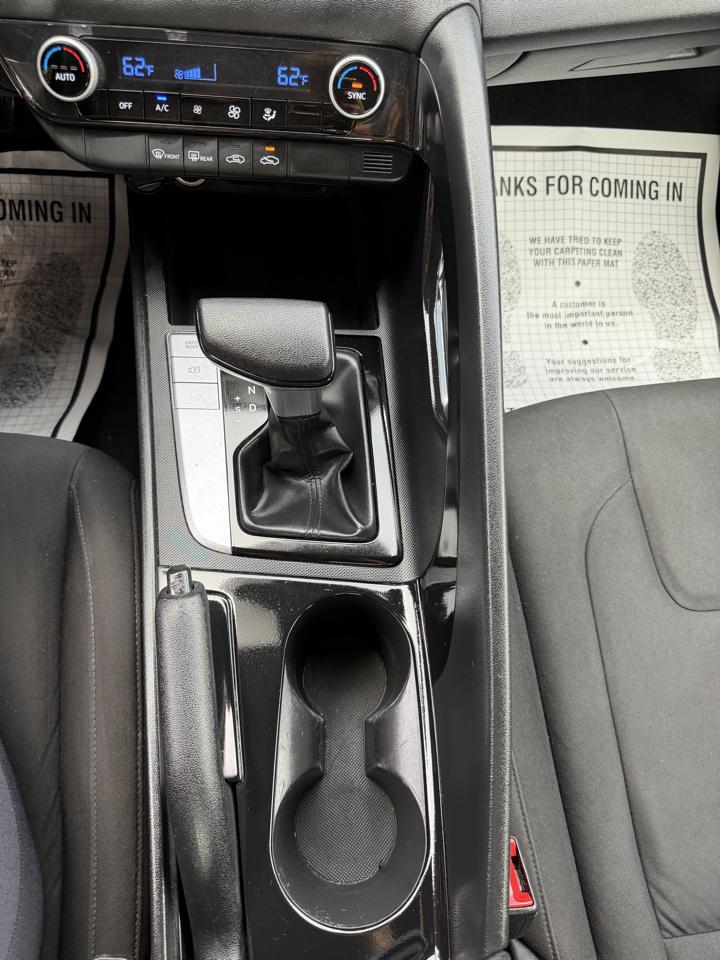 Hyundai Elantra SEL 2022