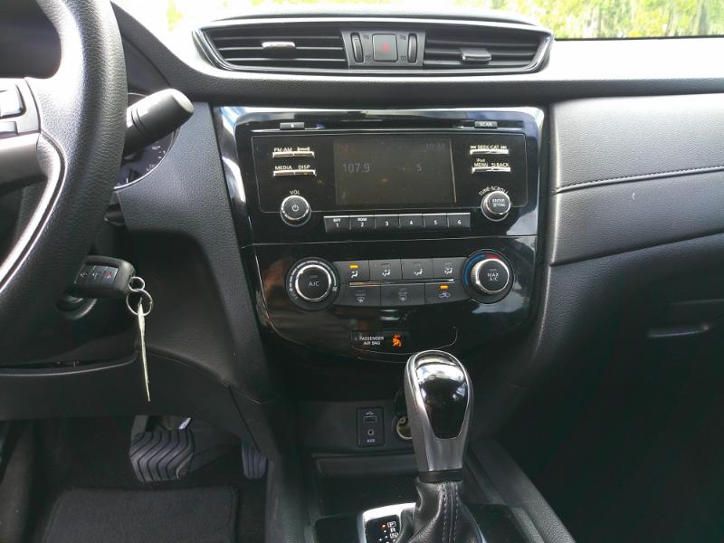 2017 Nissan Rogue S photo 10