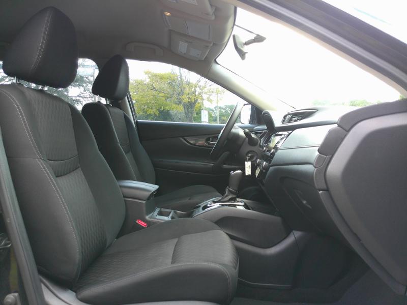2017 Nissan Rogue S photo 12