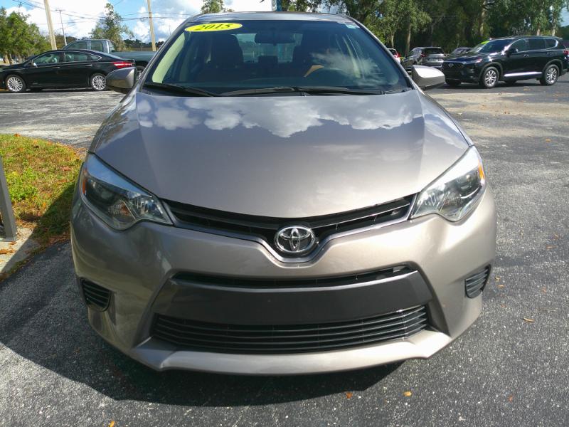 2015 Toyota Corolla LE photo 3