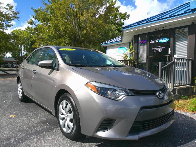 2015 Toyota Corolla LE photo 4
