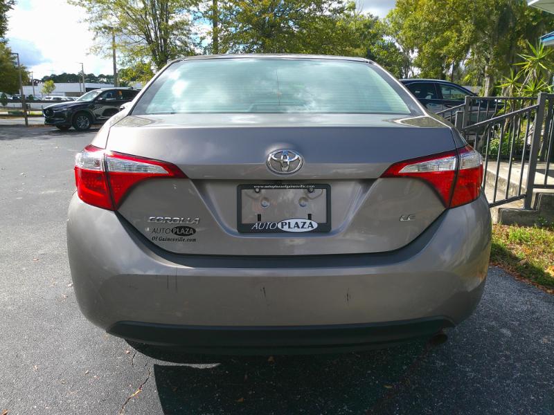 2015 Toyota Corolla LE photo 6