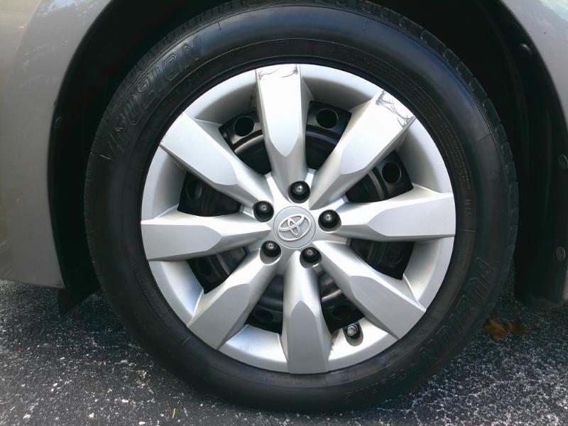2015 Toyota Corolla LE photo 26