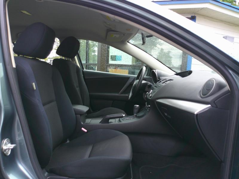2012 Mazda Mazda3 Touring photo 17