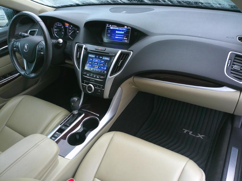 Acura TLX 8-Spd DCT 2016