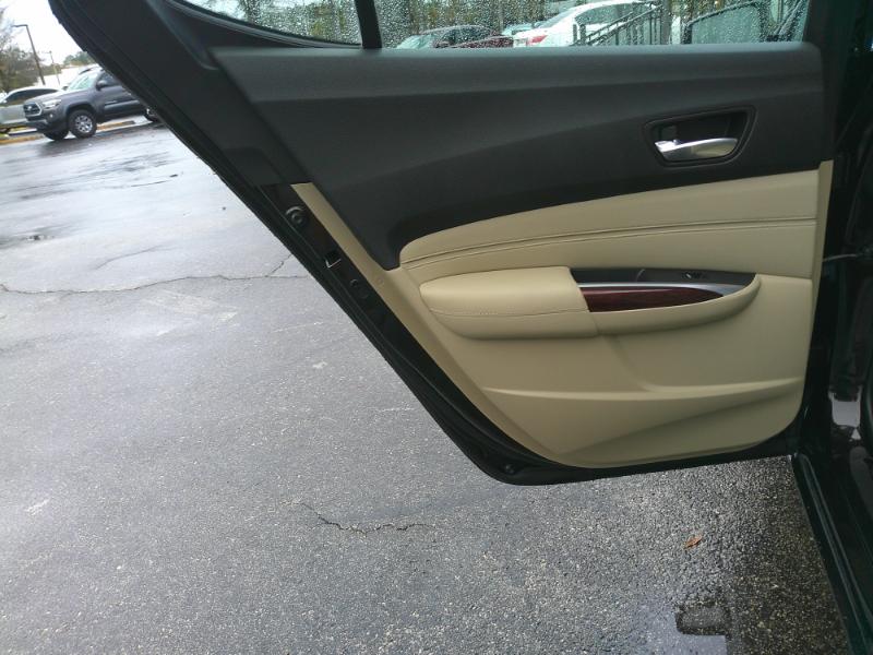 Acura TLX 8-Spd DCT 2016