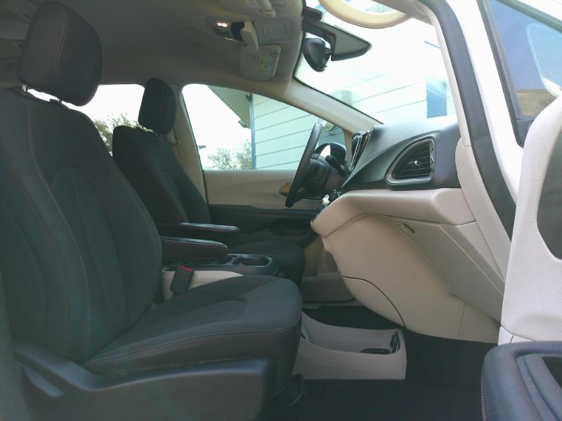 Chrysler Pacifica Touring-L 2017