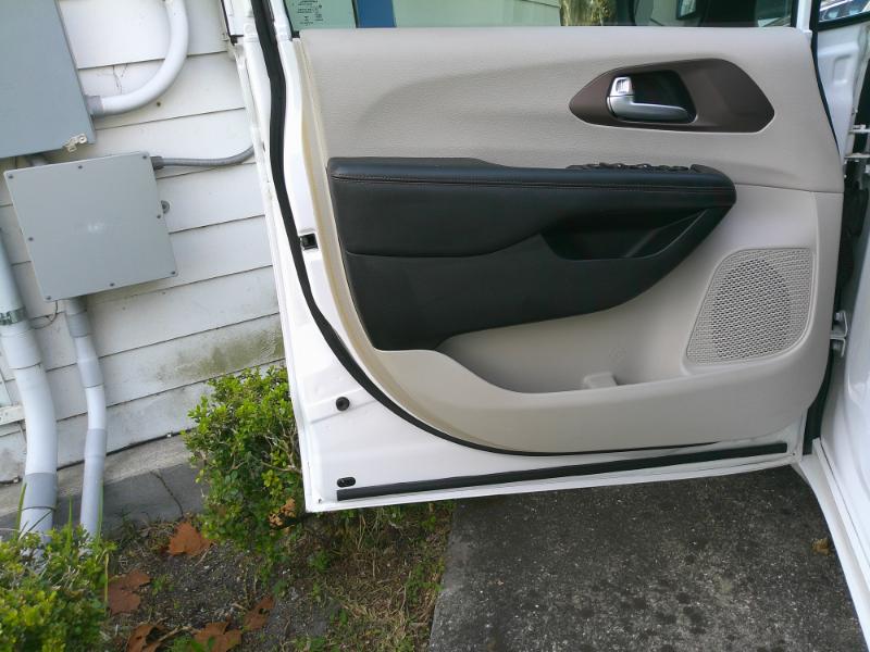 Chrysler Pacifica Touring-L 2017