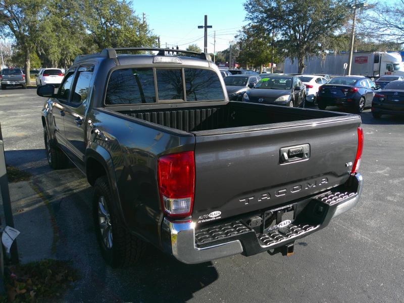 Toyota Tacoma  2017
