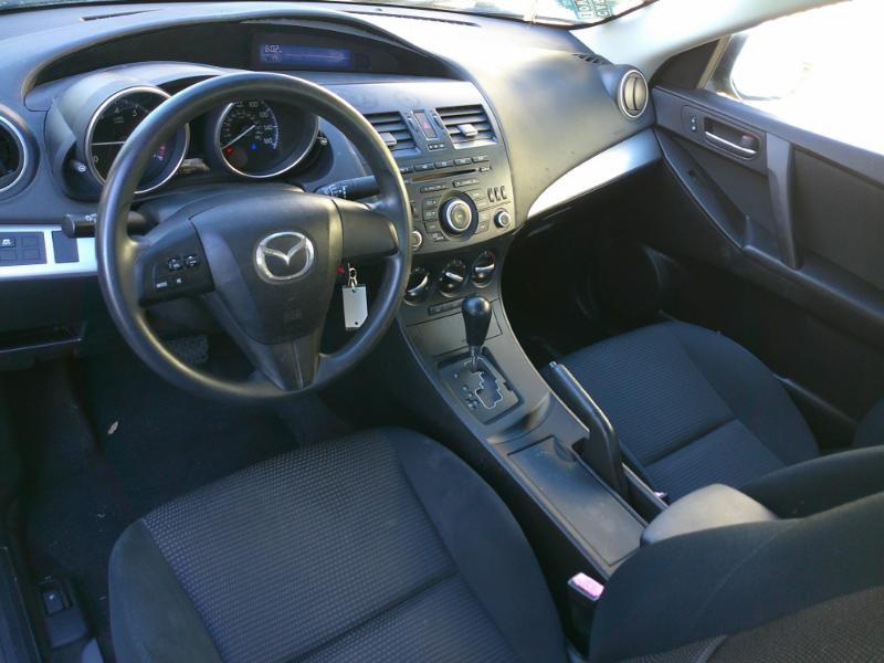 Mazda MAZDA3 i Sport 4-Door 2012