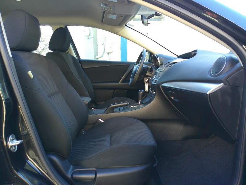 Mazda MAZDA3 i Sport 4-Door 2012