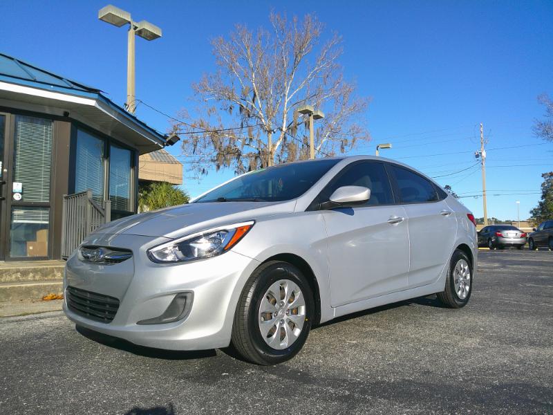 Hyundai Accent SE 4-Door 6A 2017