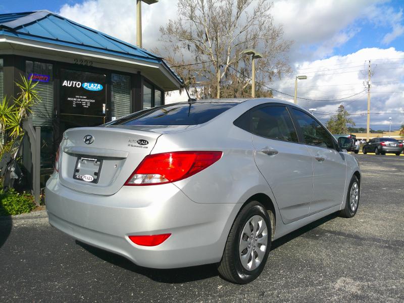 Hyundai Accent SE 4-Door 6A 2017