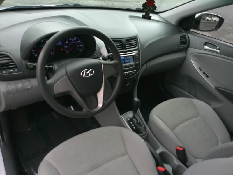 Hyundai Accent SE 4-Door 6A 2017