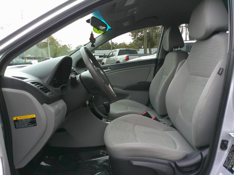 Hyundai Accent SE 4-Door 6A 2017