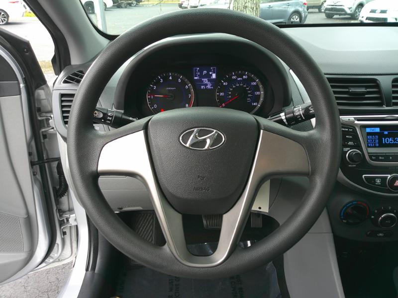 Hyundai Accent SE 4-Door 6A 2017