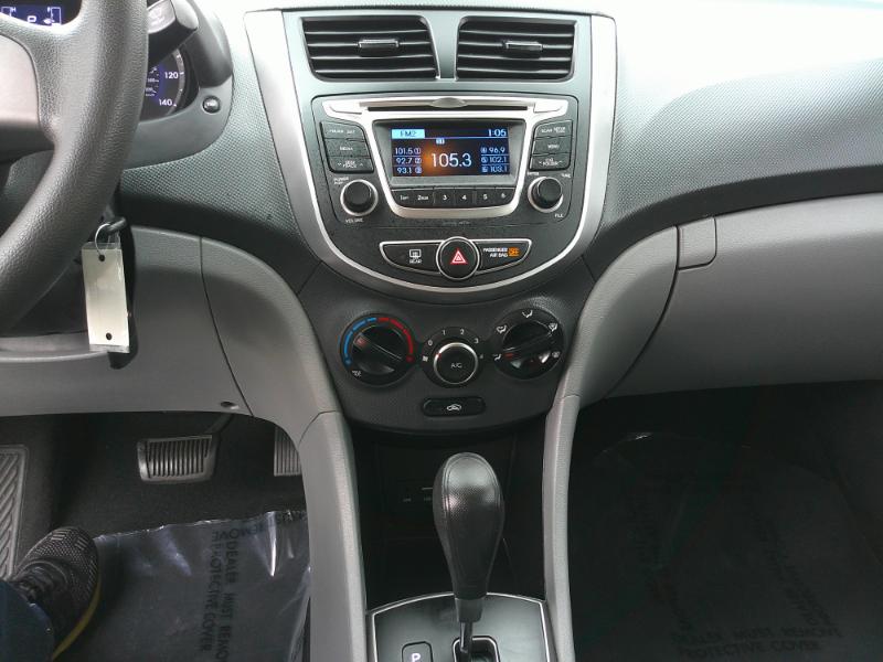 Hyundai Accent SE 4-Door 6A 2017