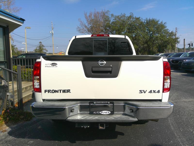Nissan Frontier SV Crew Cab 5AT 4WD 2017