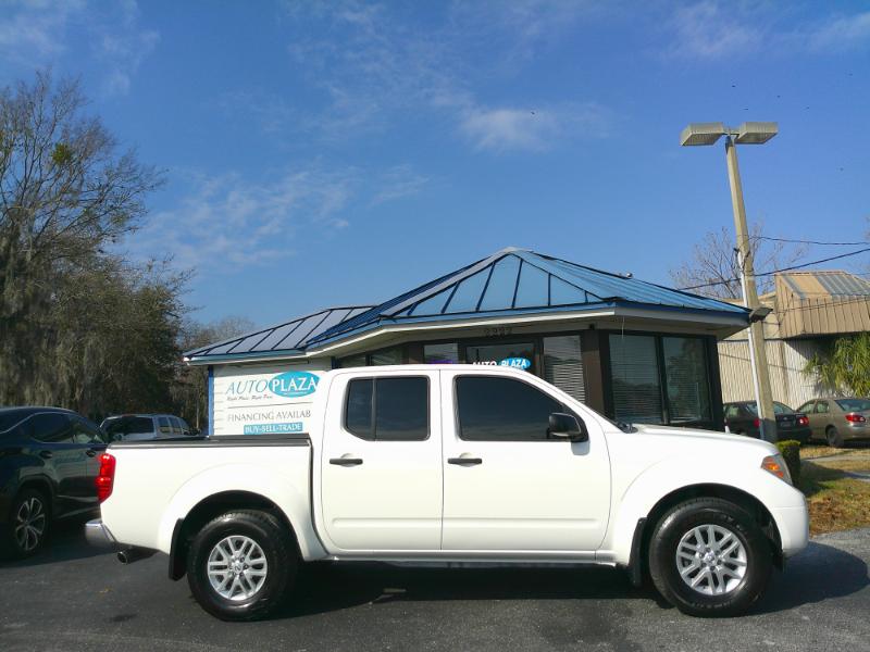 Nissan Frontier SV Crew Cab 5AT 4WD 2017