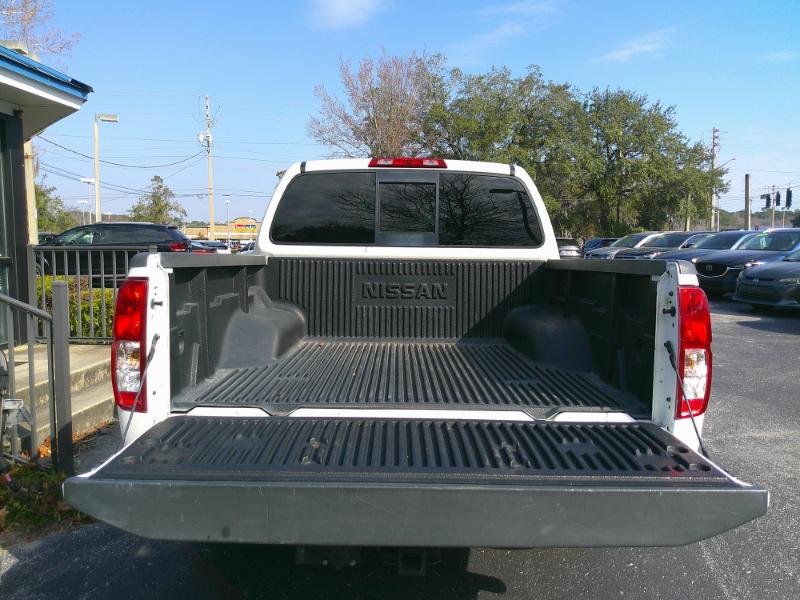 Nissan Frontier SV Crew Cab 5AT 4WD 2017