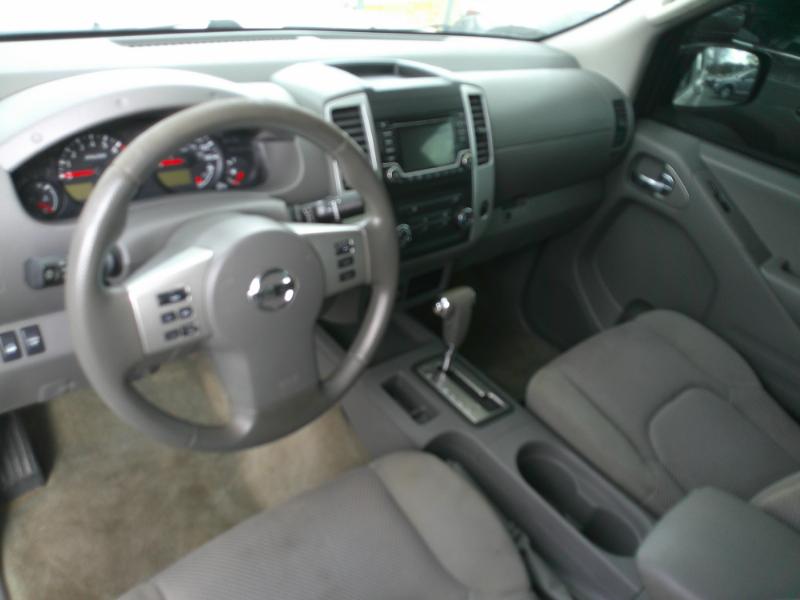 Nissan Frontier SV Crew Cab 5AT 4WD 2017